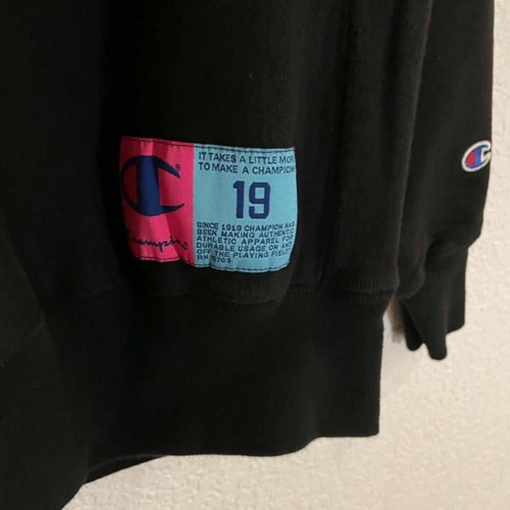Champion Reverse Weave Black Chenille Script Logo Sweatshirt Small Sporty Casual - Picture 5 of 13